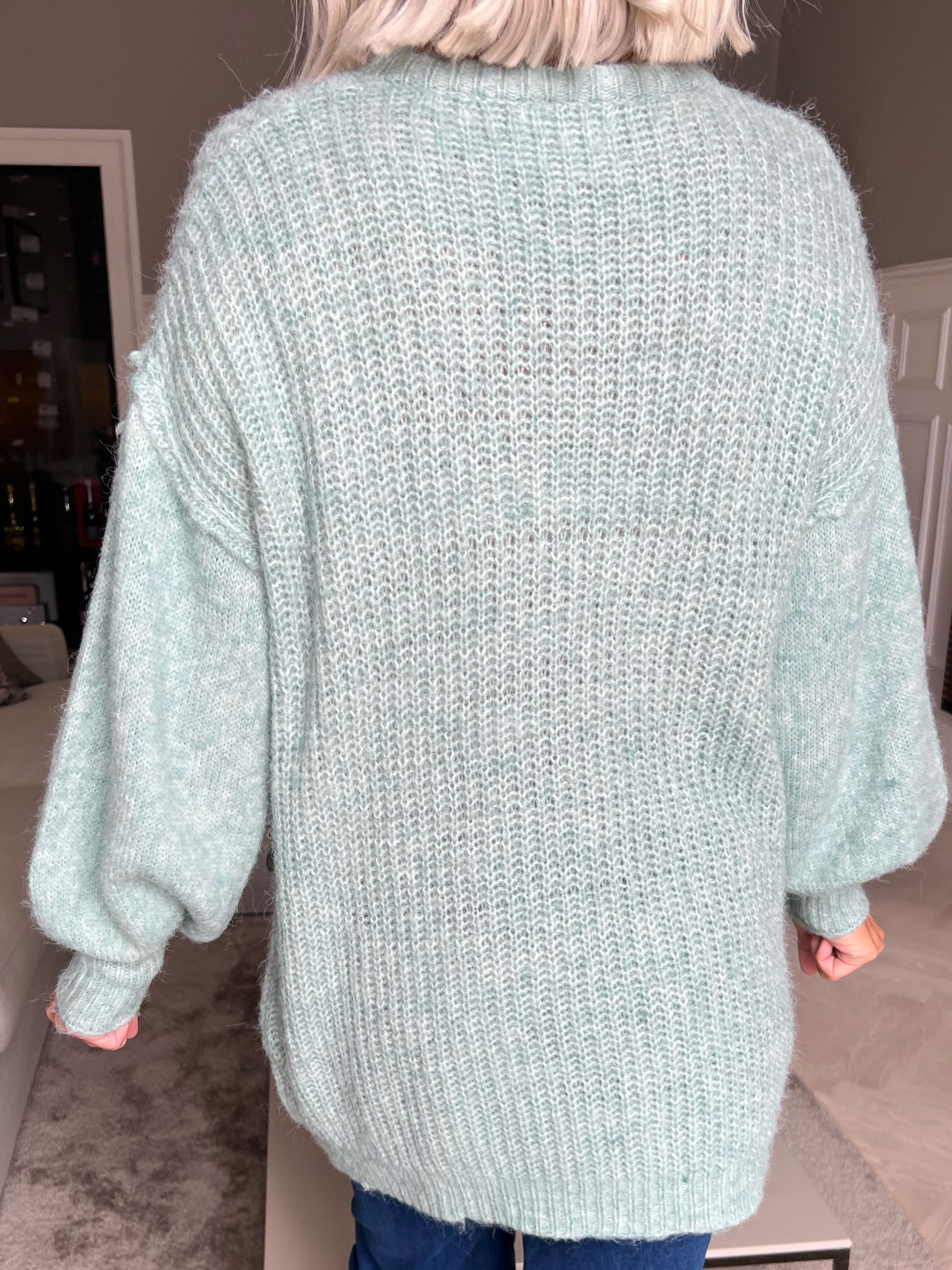 Leana - Lang blød strikbluse med ballonærmer